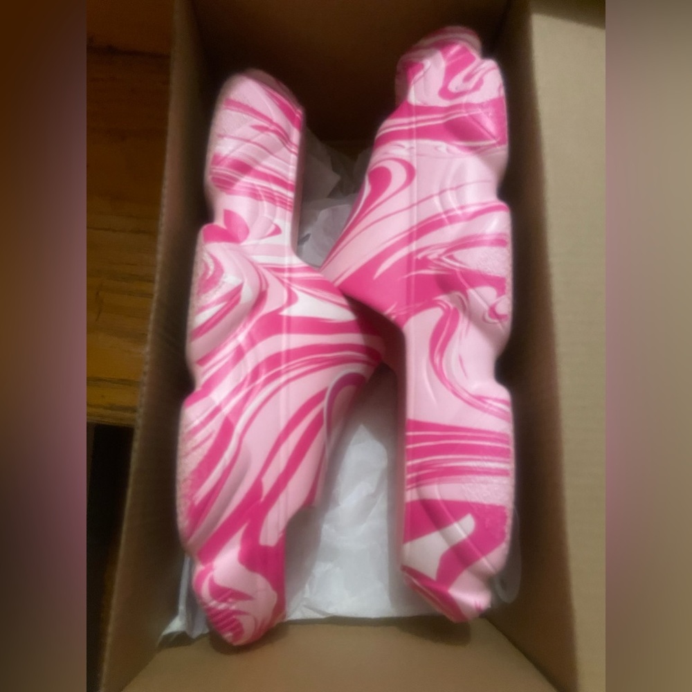 Womens Champion Slides size 9 $30 - Picture 2 of 3